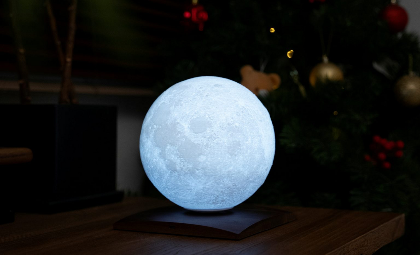 Smart moon spin lamp