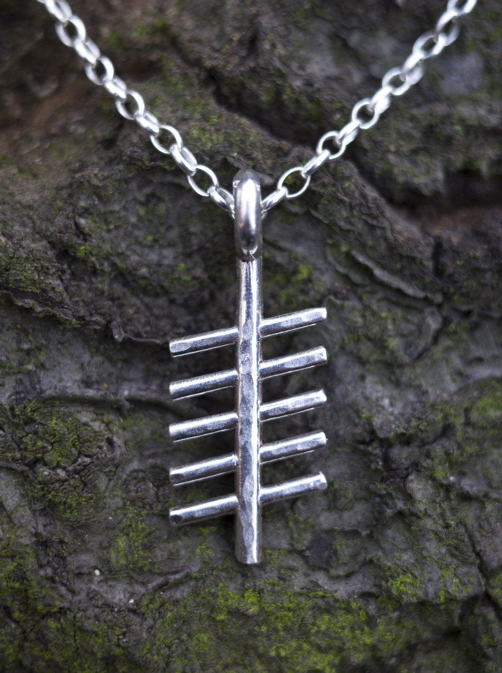 Ogham Treasure Initial R