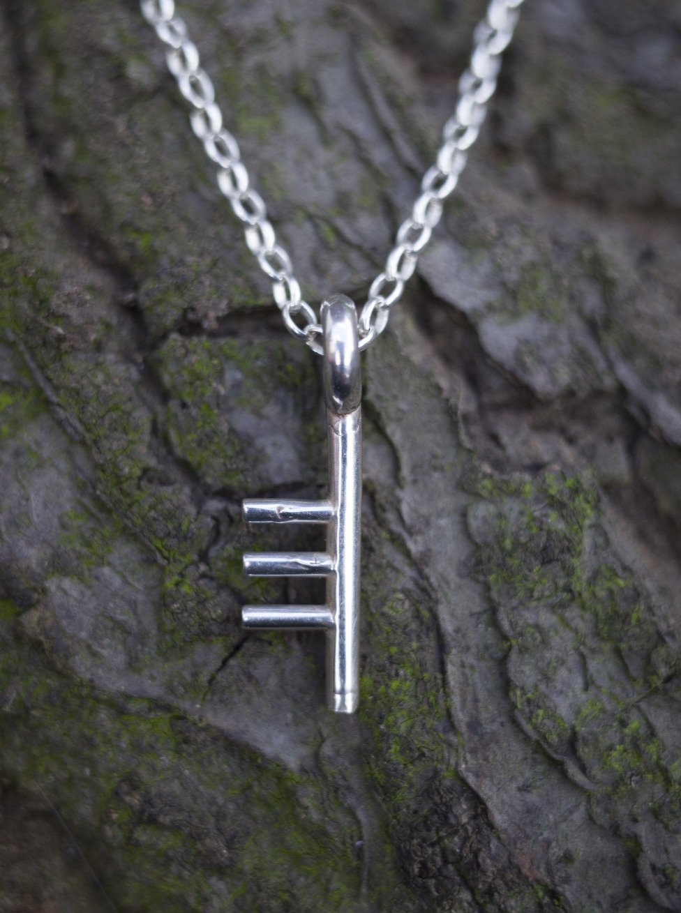 Ogham Treasure Initial T