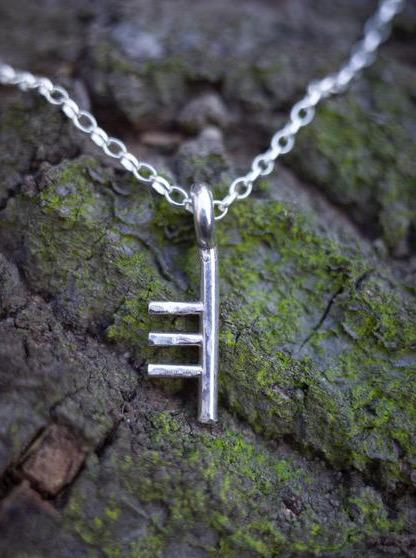 sculpted letter Necklace T