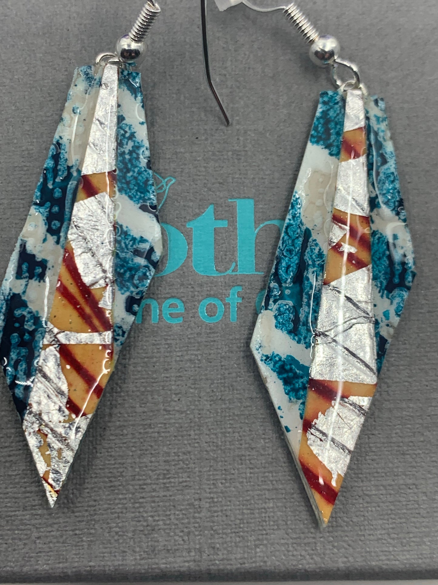 Beluah mini earrings in blue ,red and silver