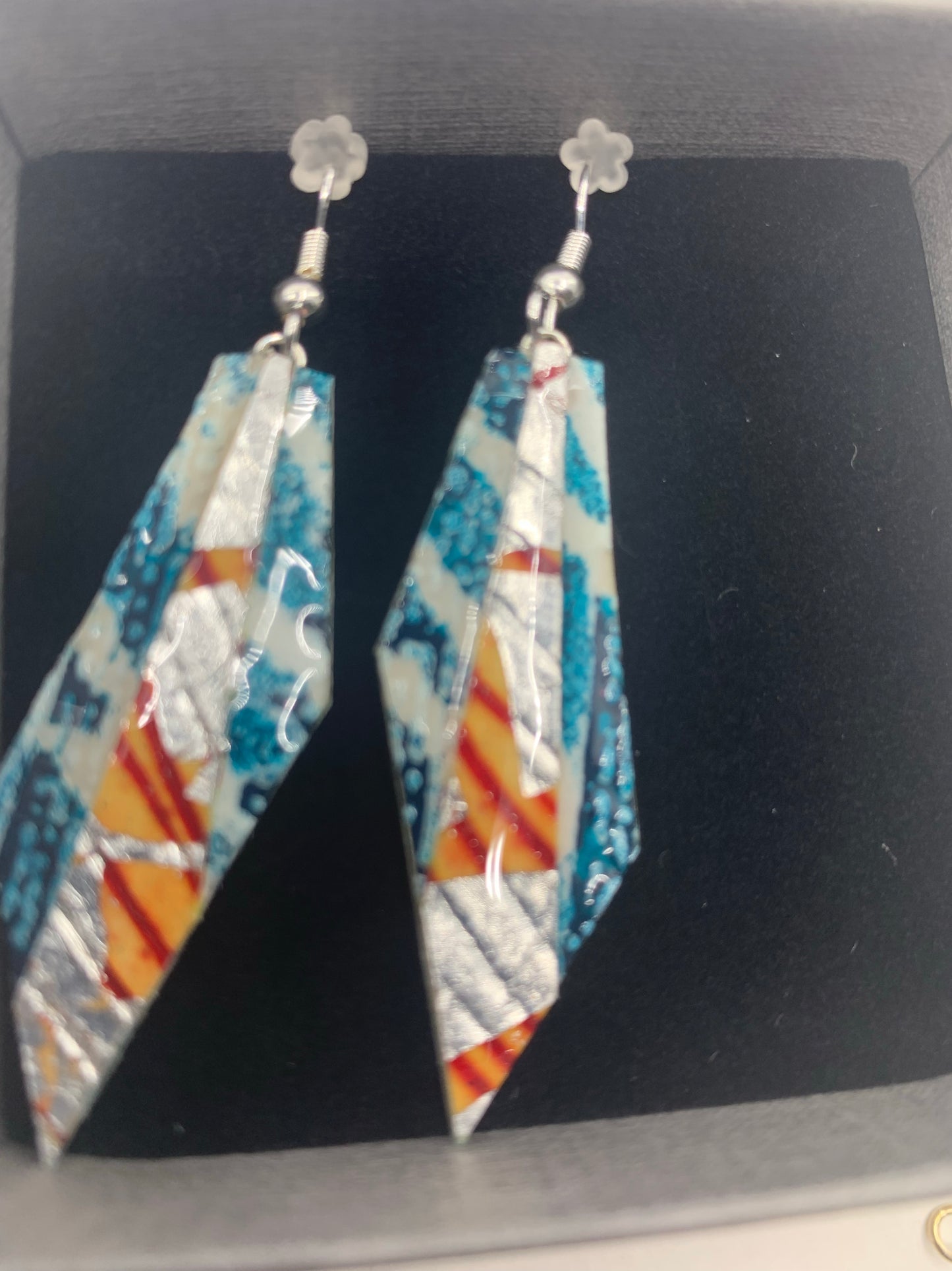 Beluah mini earrings in blue ,red and silver