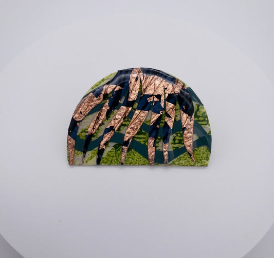 Bláth textile brooch by Rothlu