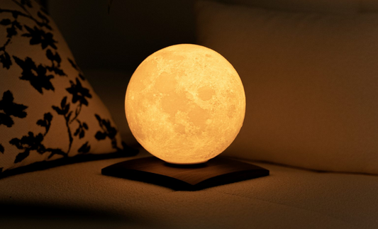 Smart moon spin lamp